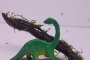 Dinozaur do akwarium. Aranżacja z Java Moss.